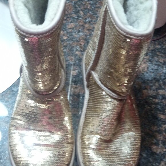 Brand new Gold sequins Ugh boots - Picture 6 of 6